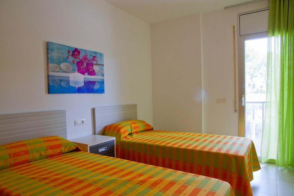 Rentalmar Paradise Families Only Con Parking 살루 객실 사진