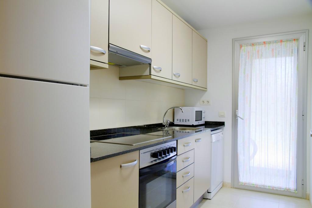 Rentalmar Paradise Families Only Con Parking 살루 객실 사진