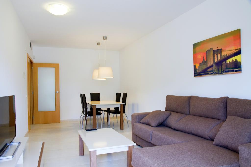 Rentalmar Paradise Families Only Con Parking 살루 객실 사진